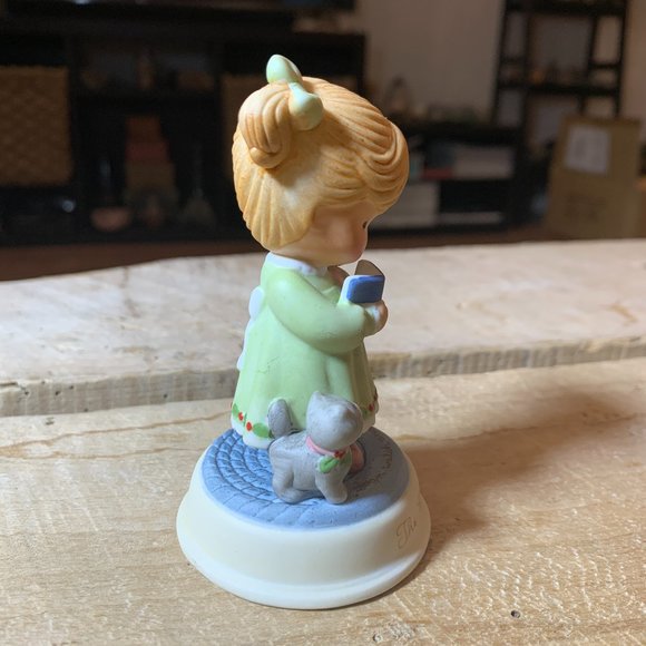 355. Vintage Avon 1987 Joan Walsh Anglund Girl Figurine Decor Gift Exclusive - Picture 2 of 5